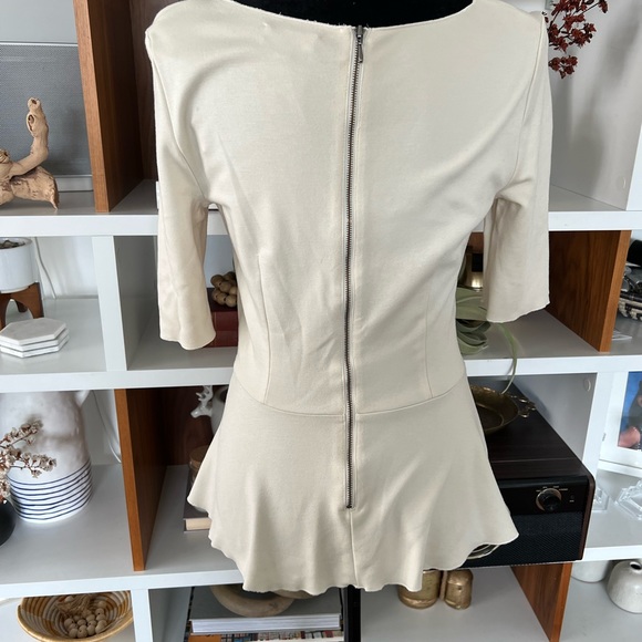 Aritzia Babaton cream peplum blouse in size 4 - Picture 4 of 6